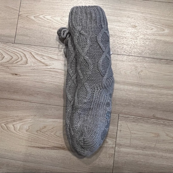 Muk Luks Womens Tall Pom Cabin Socks Size S/M - Picture 3 of 7